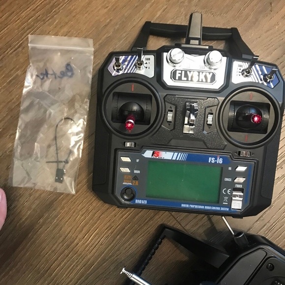 3 vintage Esky Cp belt rc helicopters (one is a V2) - Picture 10 of 12